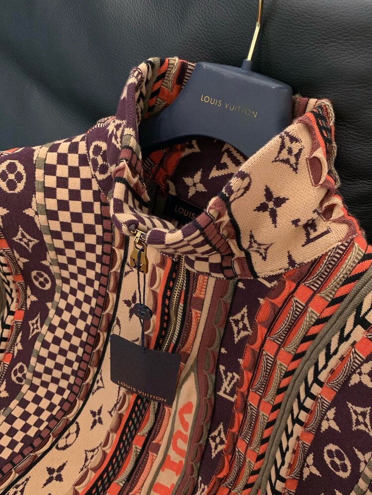 Louis Vuitton dekoratif logo örme kazak