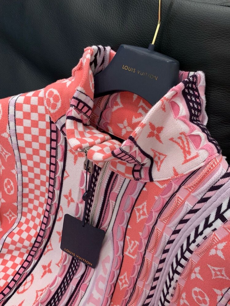Louis Vuitton dekoratif logo örme kazak