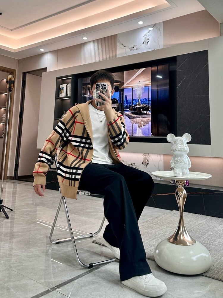 Çift taraflı kapüşonlu hırka