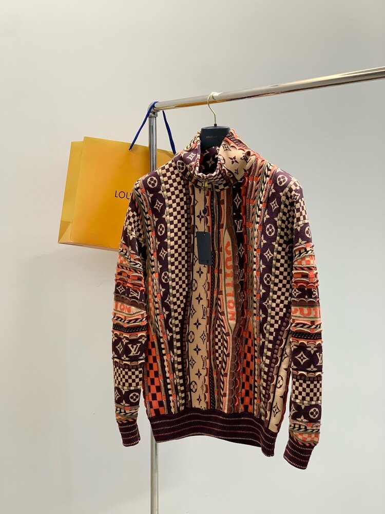Louis Vuitton dekoratif logo örme kazak