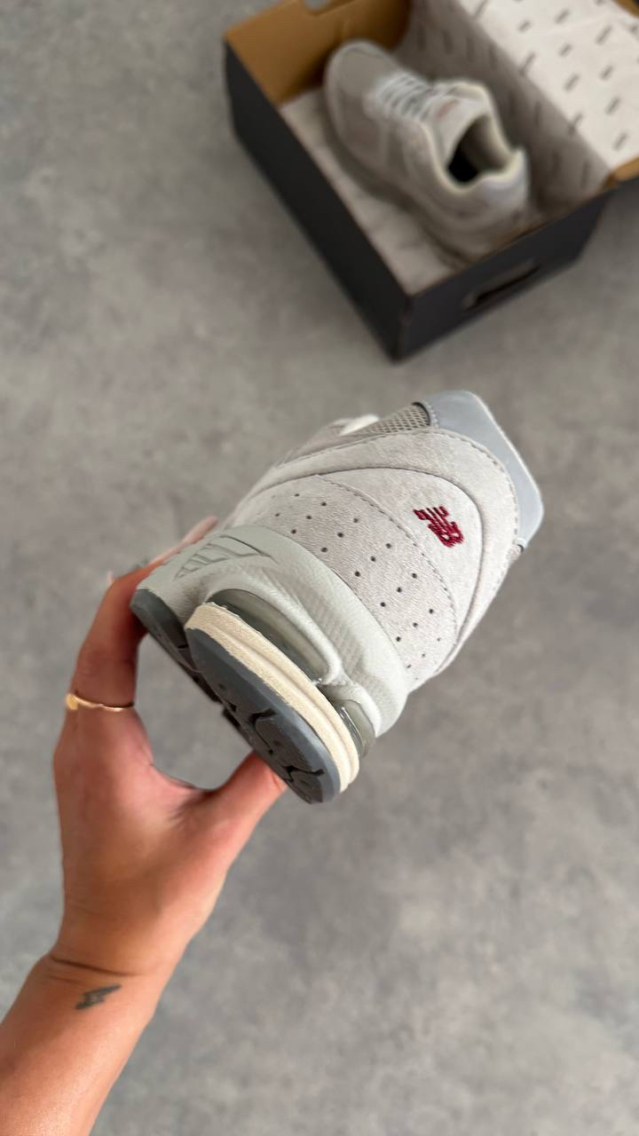 New Balance 2002R