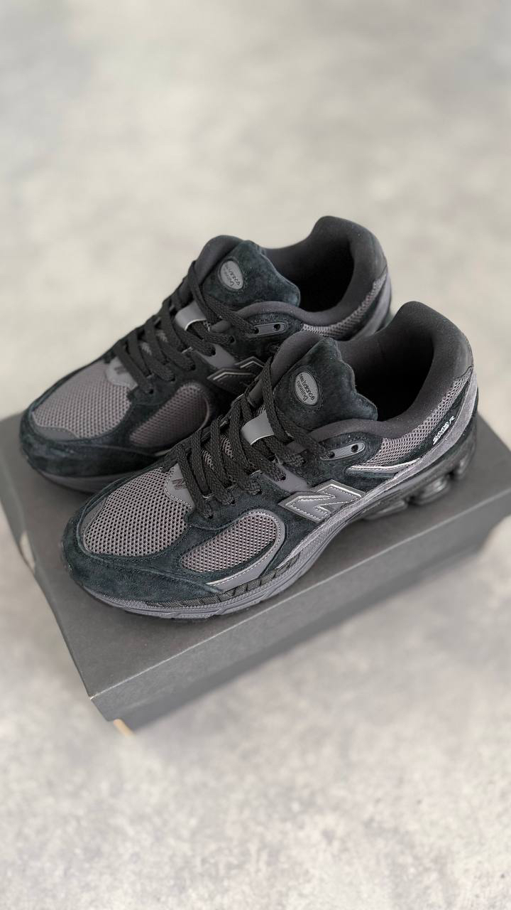 New Balance 2002R "Black Dark Grey”