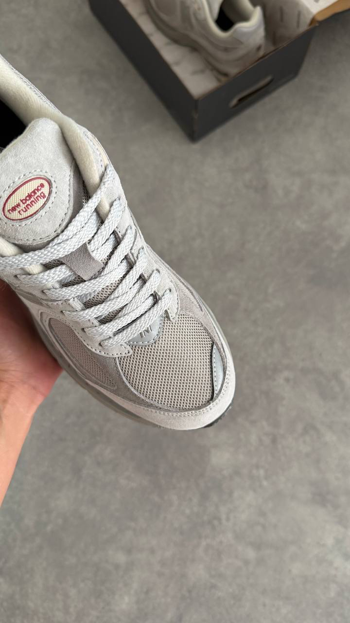New Balance 2002R