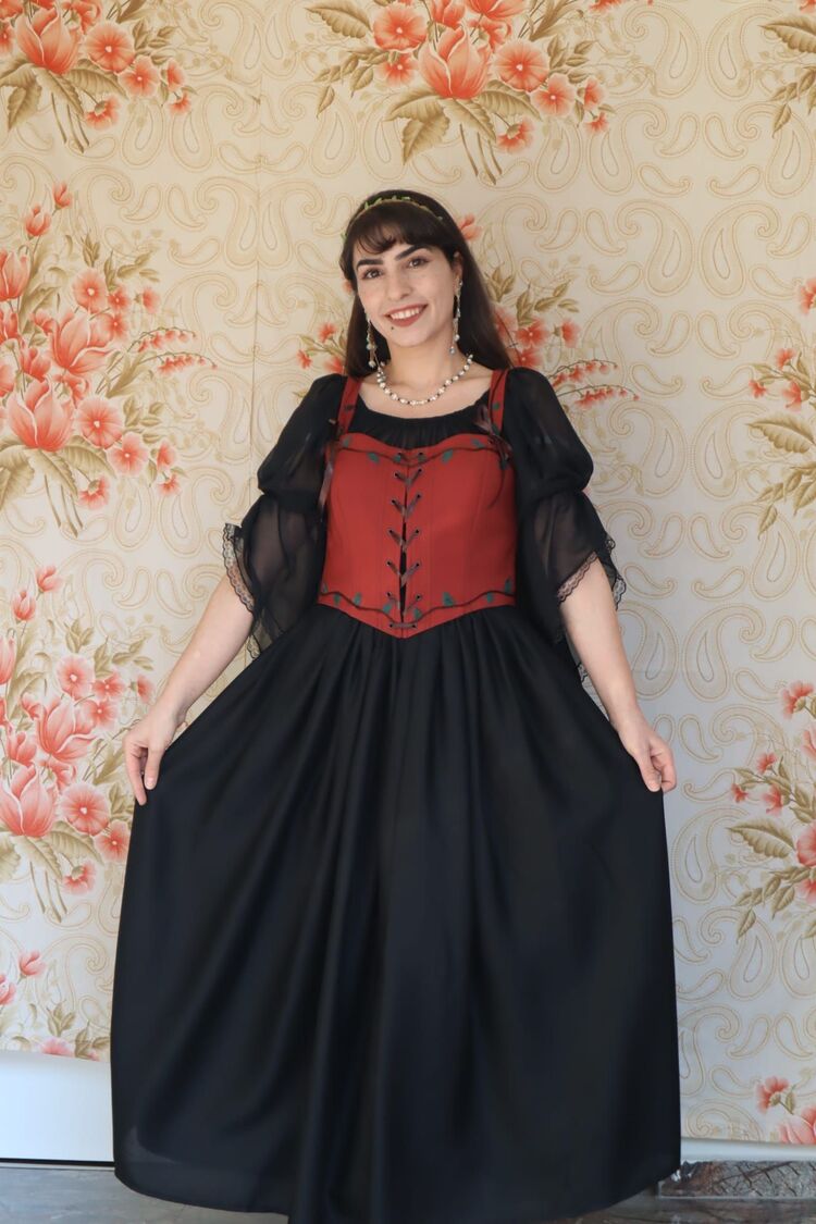 Sarmaşık İşlemeli Korse