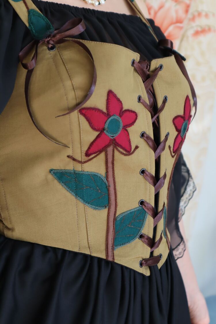 Yeşil İşlemeli Korse