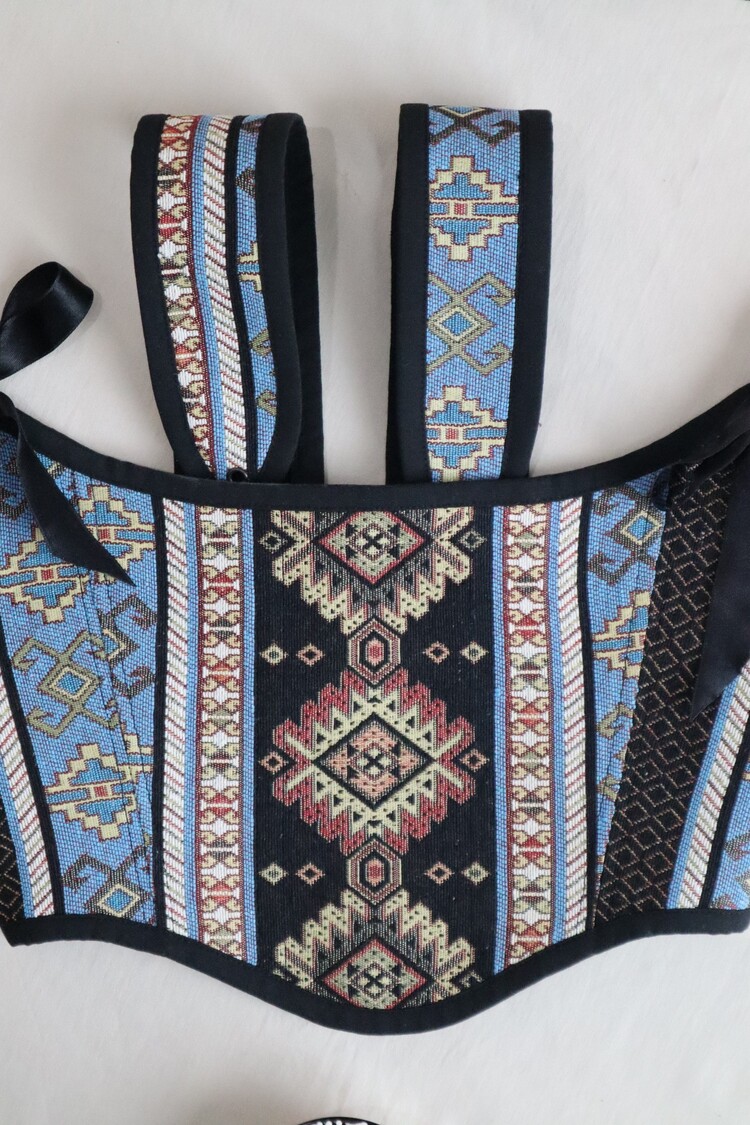 ETNİK KORSE