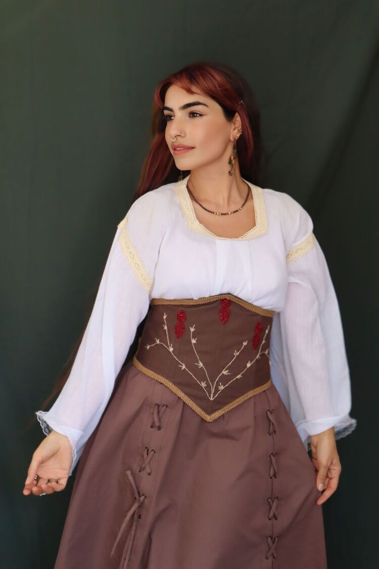 NAKIŞLI KORSELİ KOMBİN