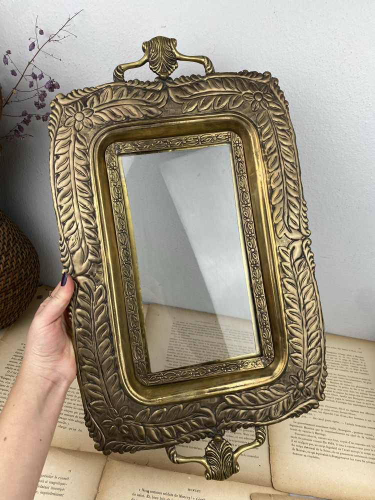 Vintage Fransız Art Nouveau Tarzı Camlı Pirinç Tepsi 