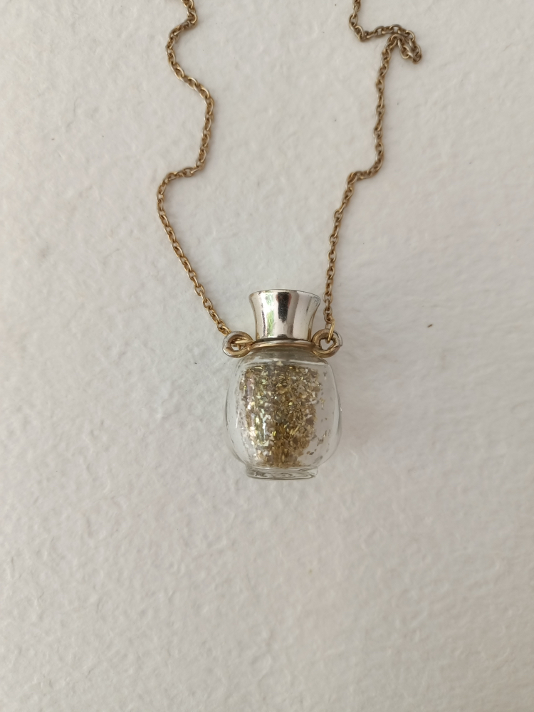 Vintage Parfum Sisesi Uclu kolye