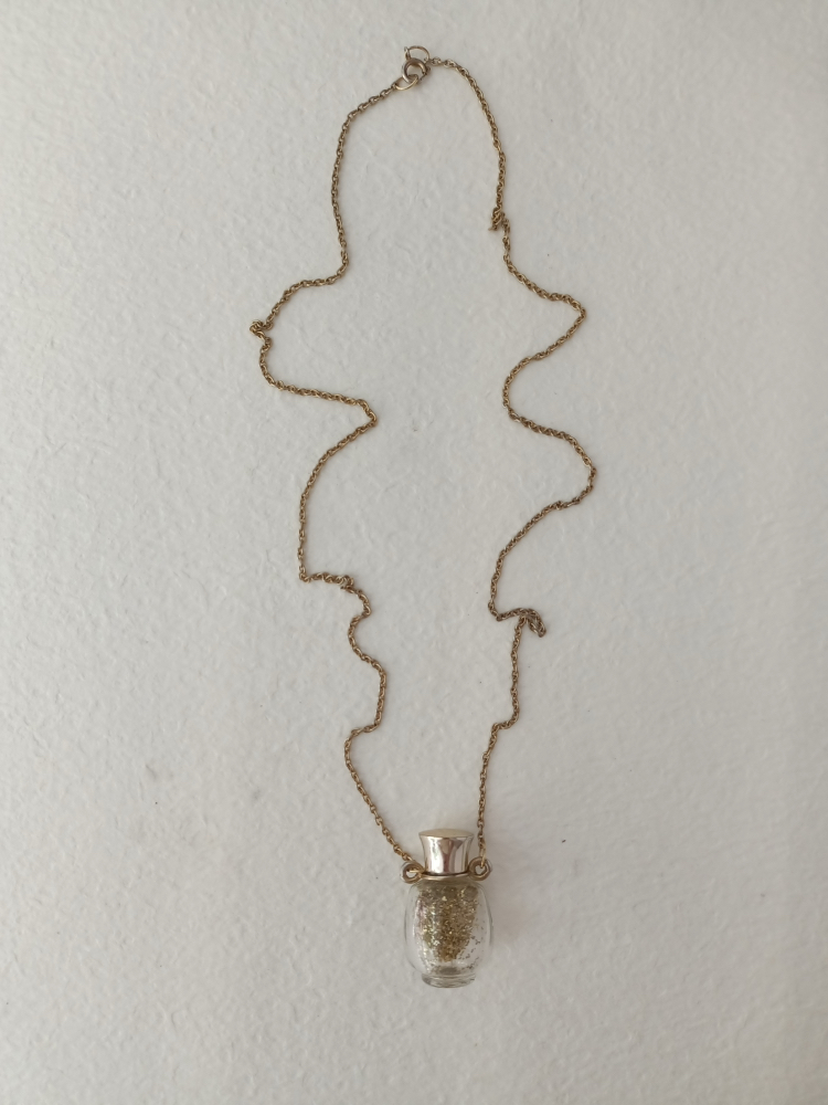 Vintage Parfum Sisesi Uclu kolye
