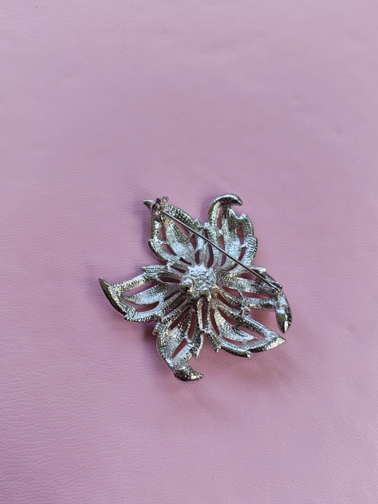 Vintage broş Çiçek form