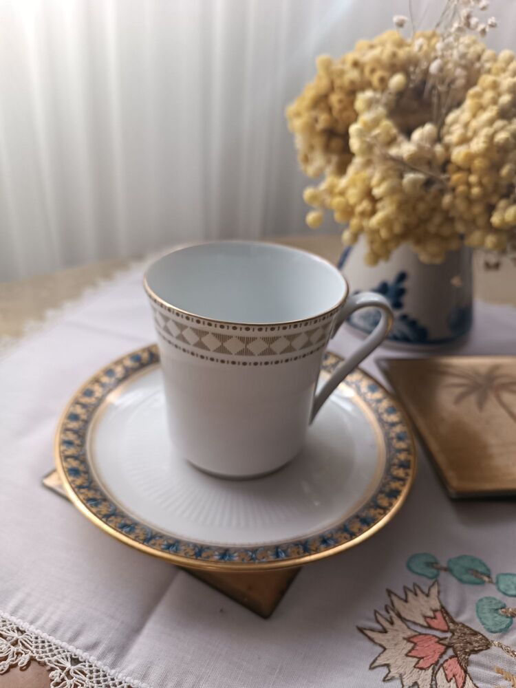yaldızlı fincan 