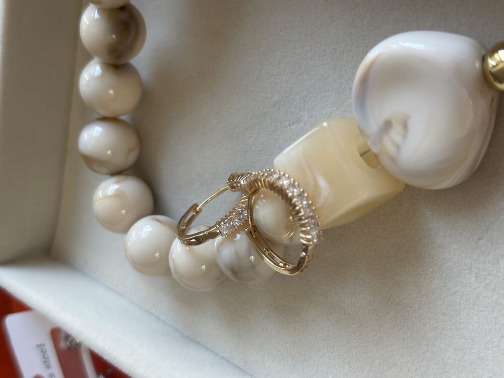  ÇELİK TAŞ DETAYLI GOLD KÜPE 