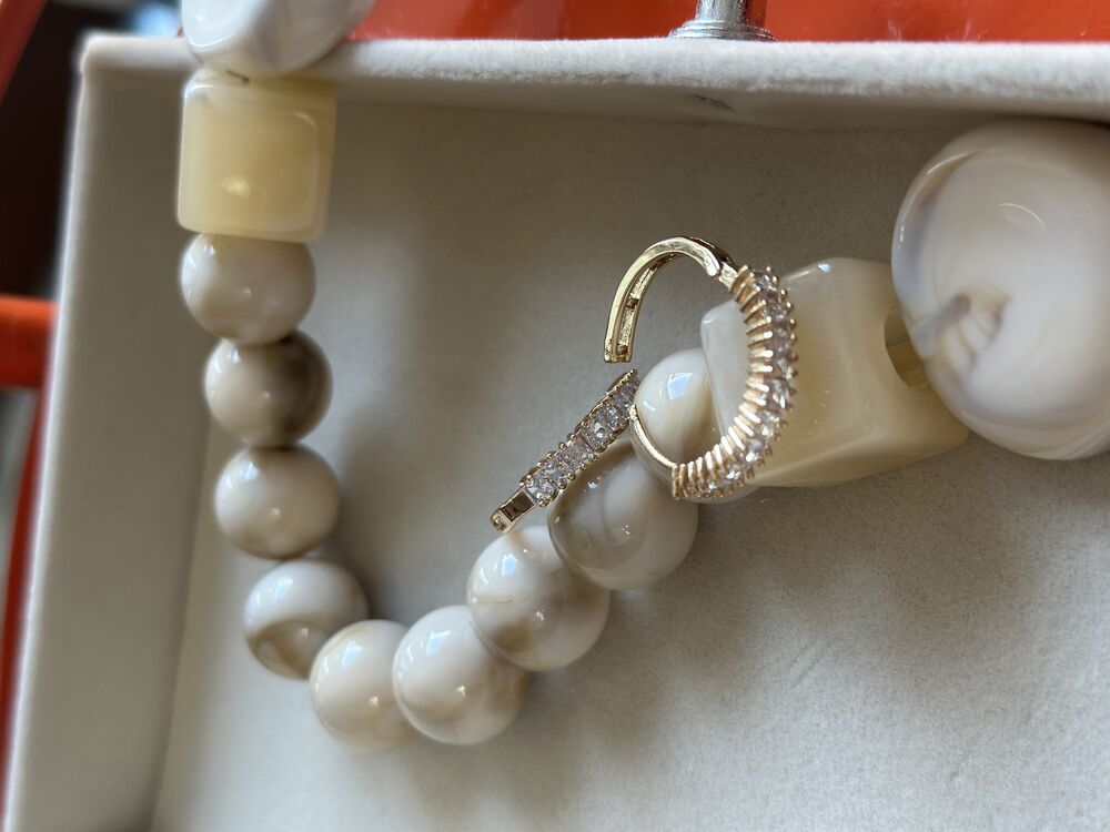  ÇELİK TAŞ DETAYLI GOLD KÜPE 