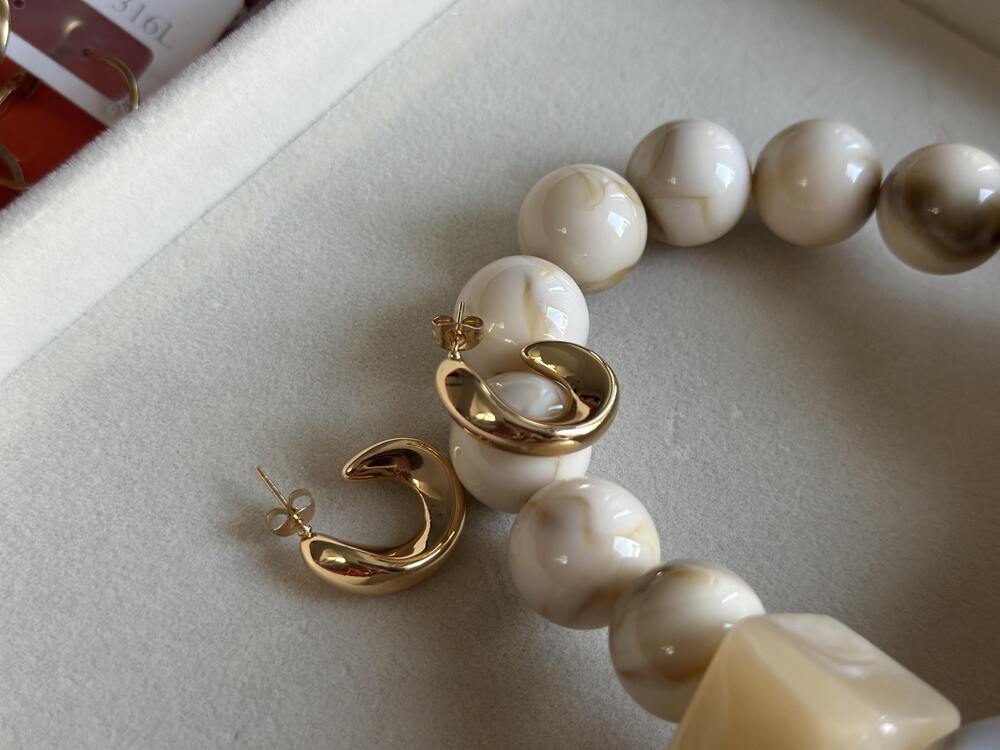 GEOMETRİK GOLD RENK KÜÇÜK KÜPE