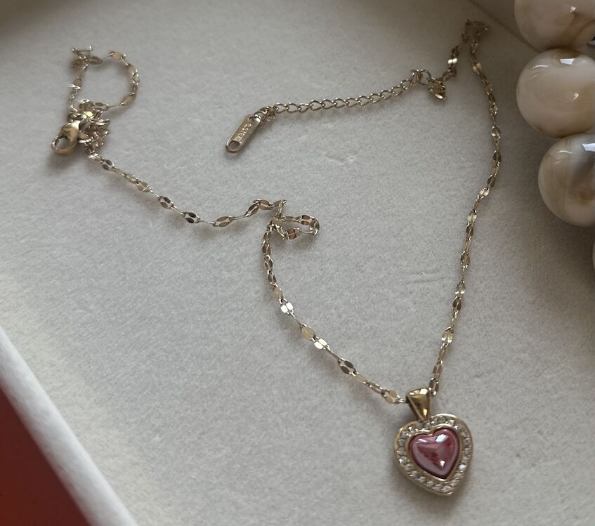 PEMBE TAŞ DETAY GOLD RENK KOLYE 