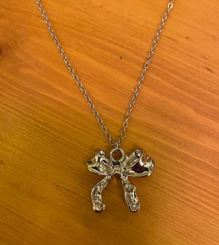 Coquette Fiyonk Kolye (gümüş renk)