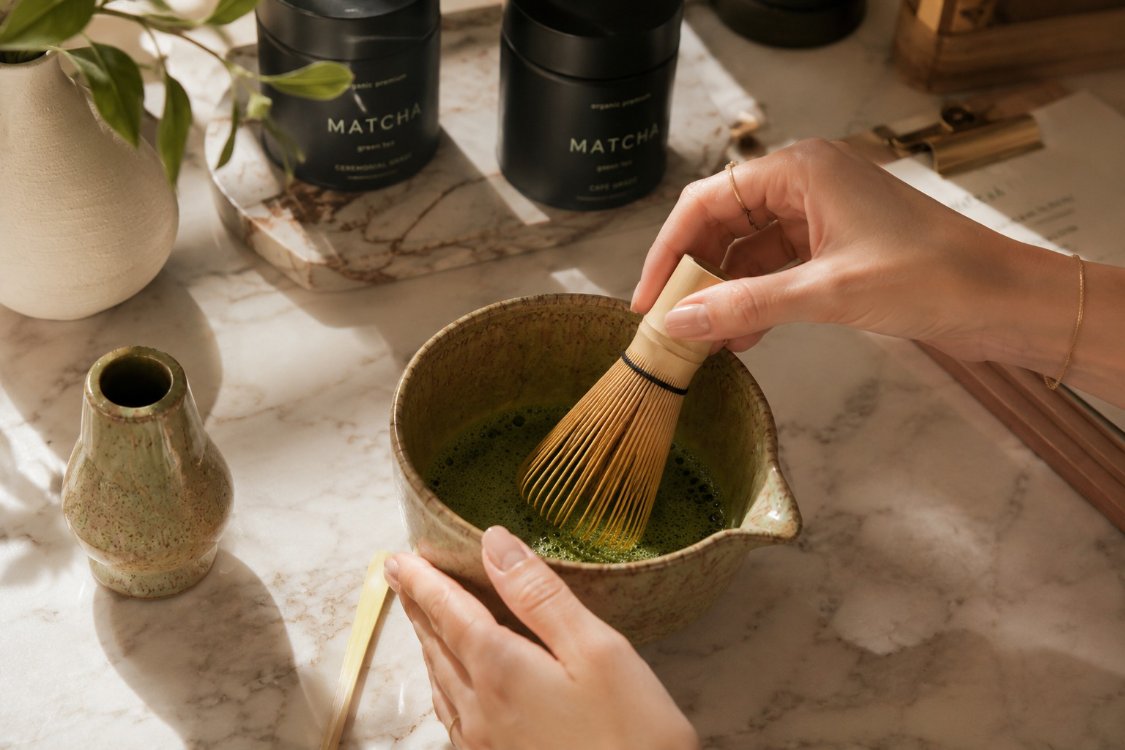 Voi ADA Ceramics Matcha Seramik Seti – Kase + Whisk Tutucu + Bambu Kaşık + Bambu Whisk