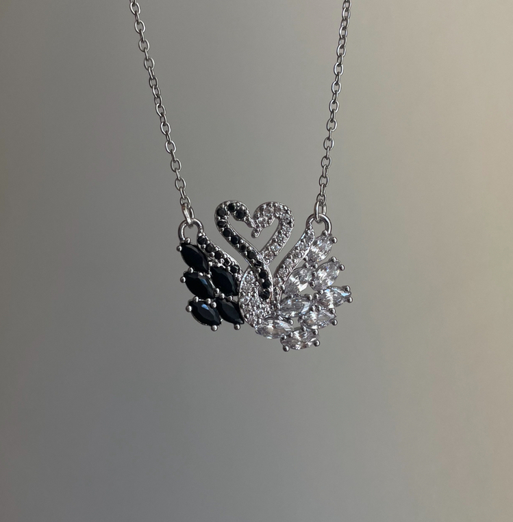 Swarovski kuğu kolye