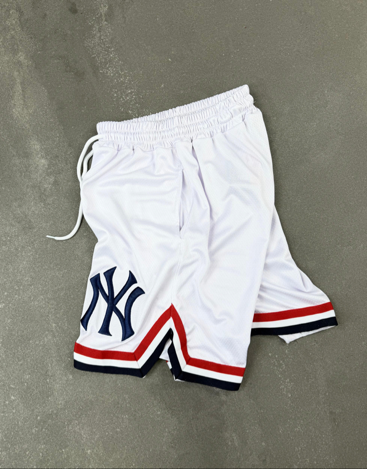 New York Yankees Şort