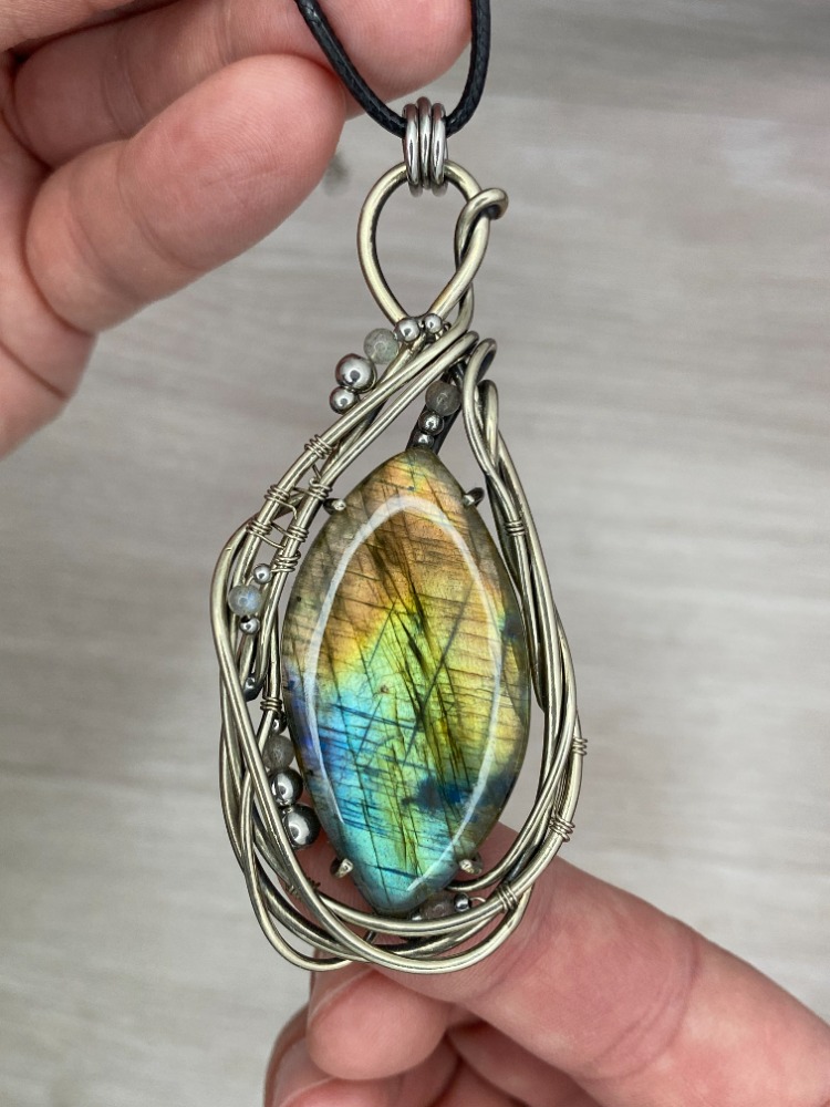 Secret Radiance - Labradorite Pendant