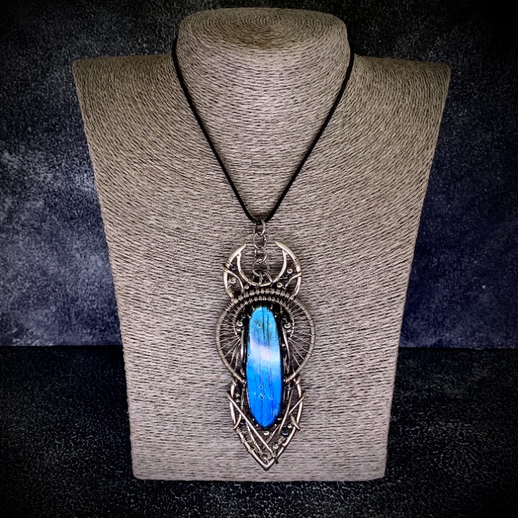 Totem Keepert - Labradorite Pendant