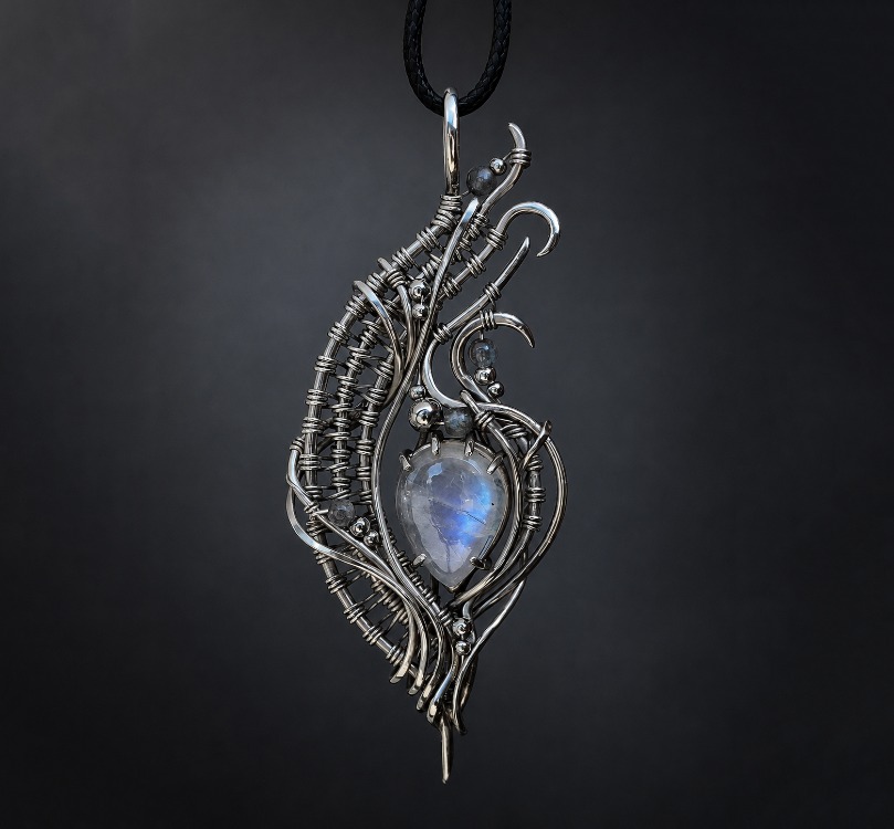 Moonroot – Moonstone Pendant