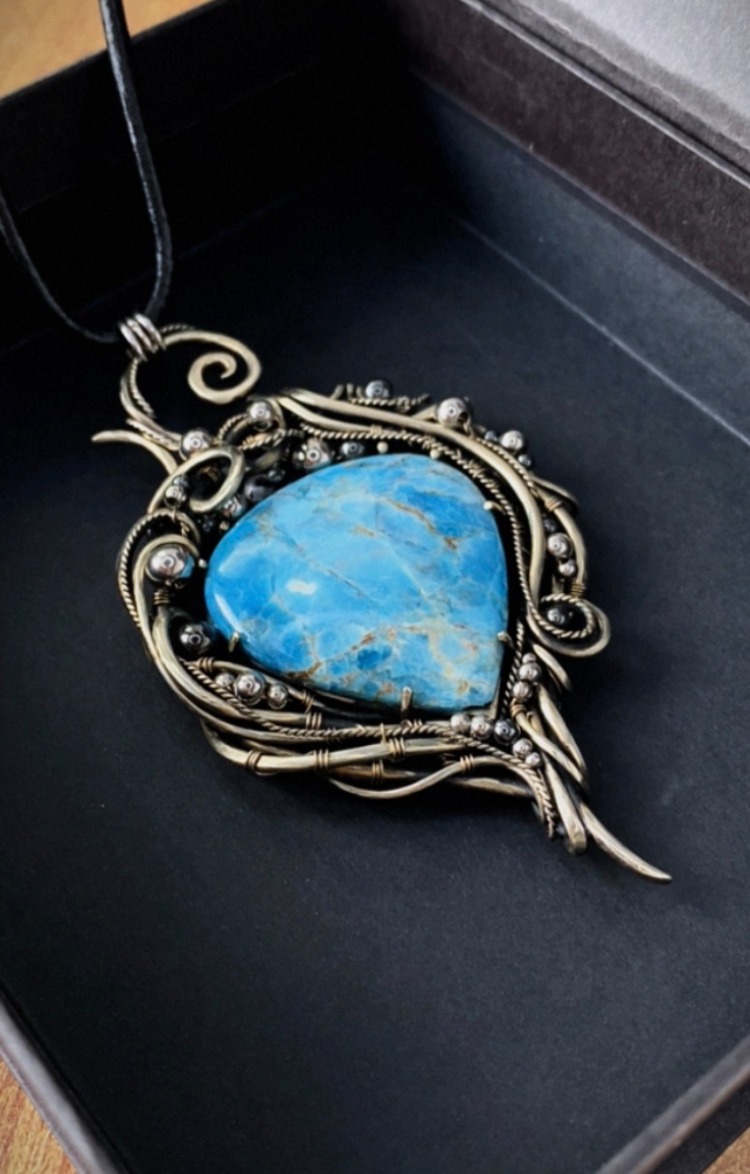 Mountain Heart - Apatite Pendant