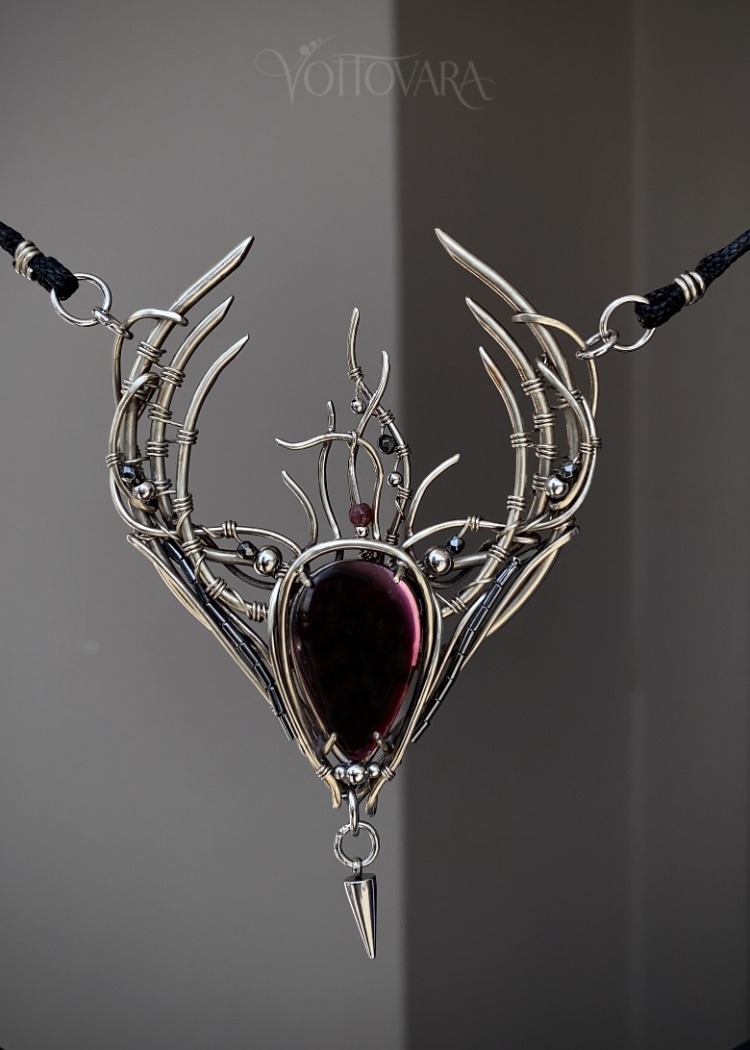 Scarlet Sovereign – Garnet Pendant