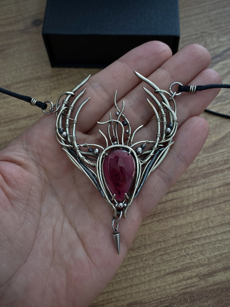 Scarlet Sovereign – Garnet Pendant