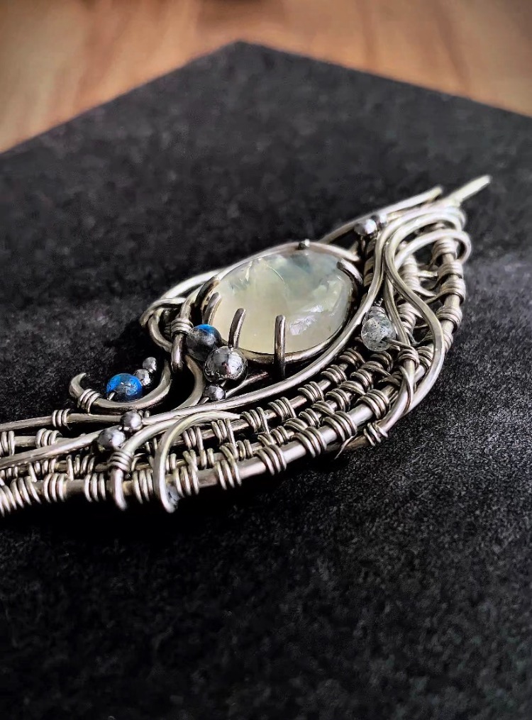 Moonroot – Moonstone Pendant