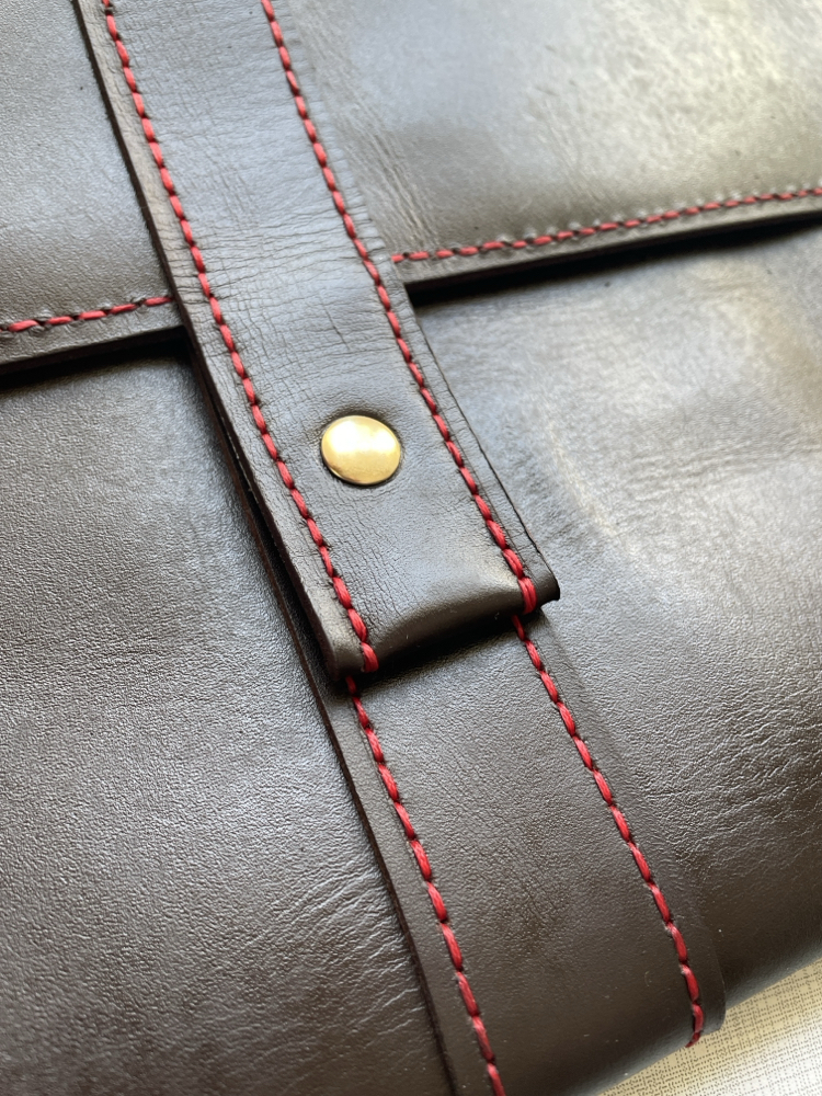 Kahve Deri / Kırmızı Dikiş Clutch 