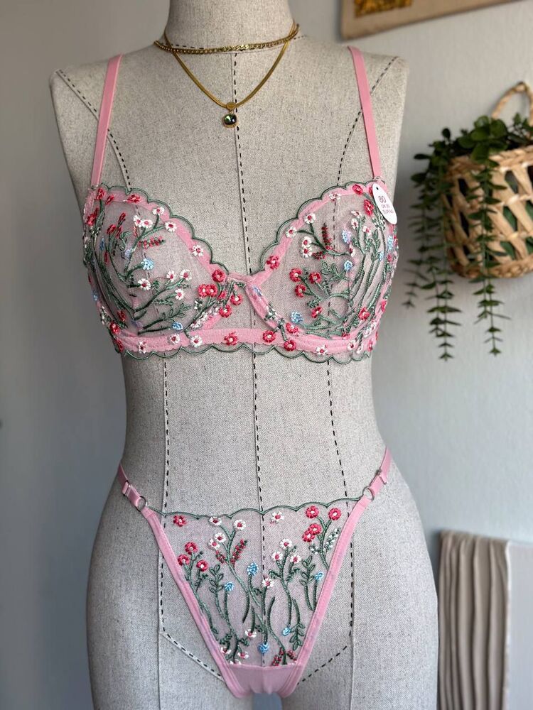 Pembe Dallı Bralet Takım