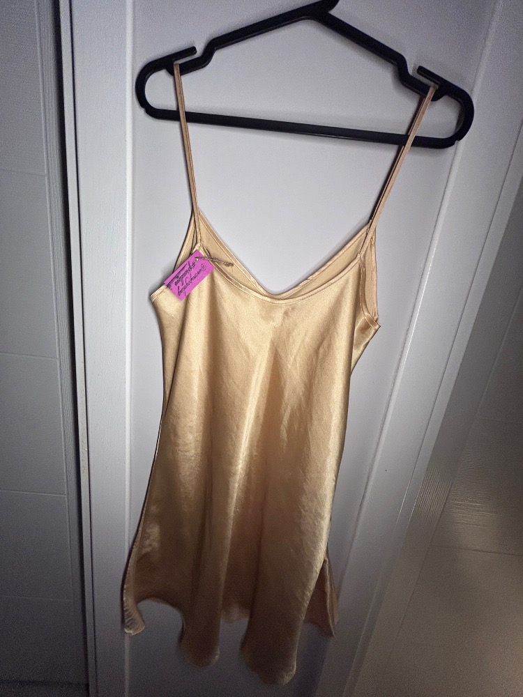 gold saten elbise