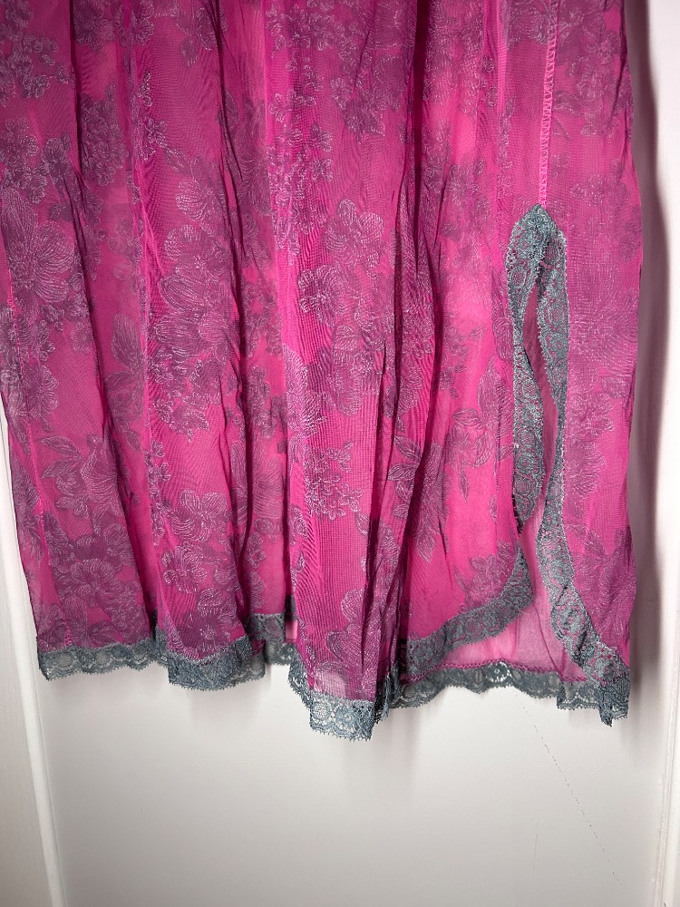 pink transparan elbise