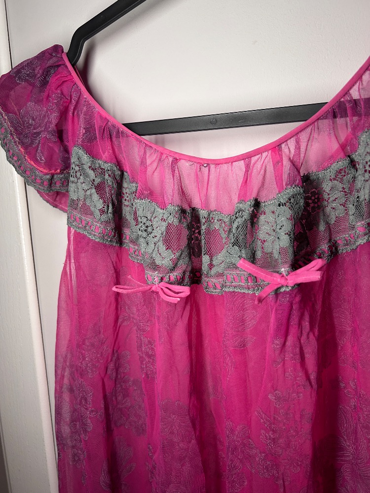 pink transparan elbise