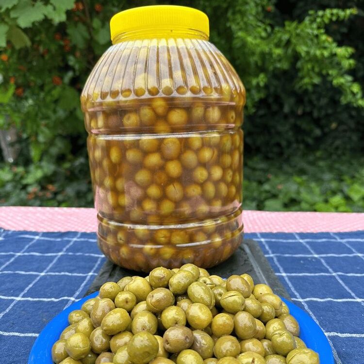 Zeytin kırma halhalı (el)