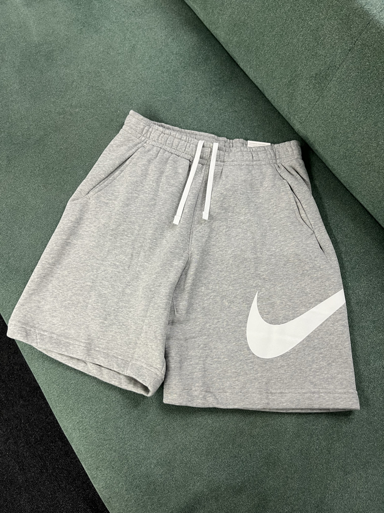 Nike Sportswear Club 