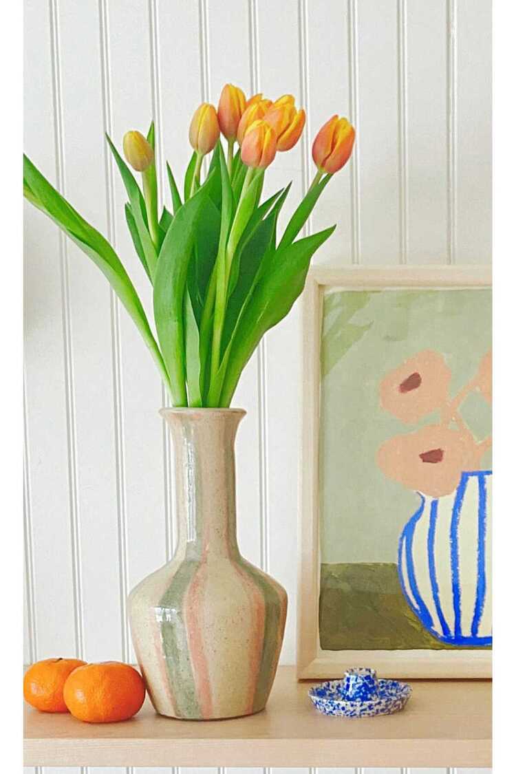 Hand-Painted Terracotta Vazo