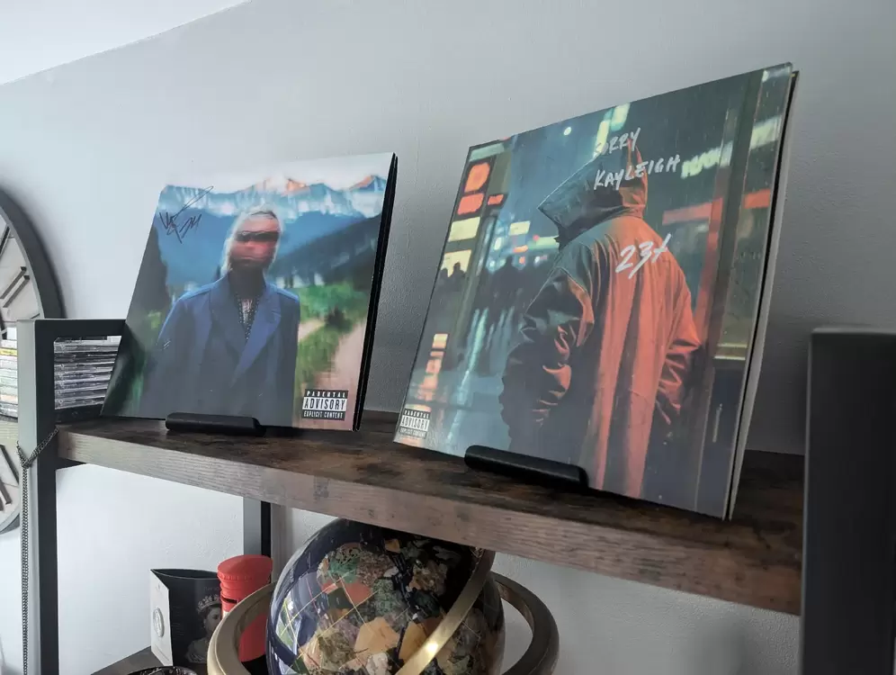 2025 Minimalist Vinyl Plak Standı | LP Albüm Sergileme Aparatı – Modern Tasarım
