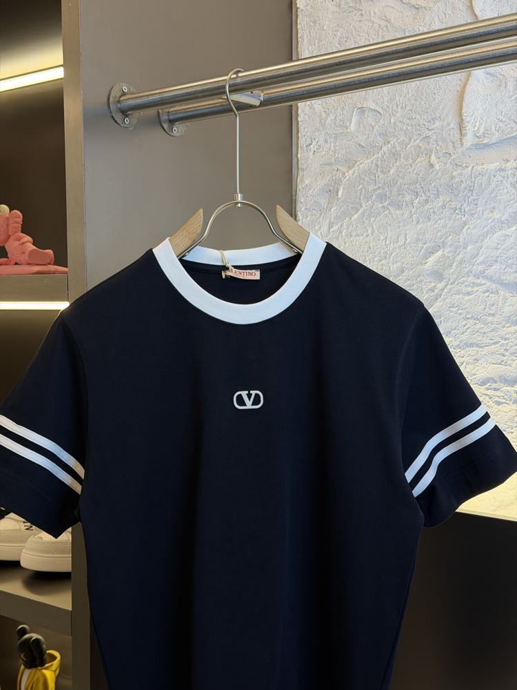Valentino Garavani Logo Appliquéd %100 Cotton Tshirt