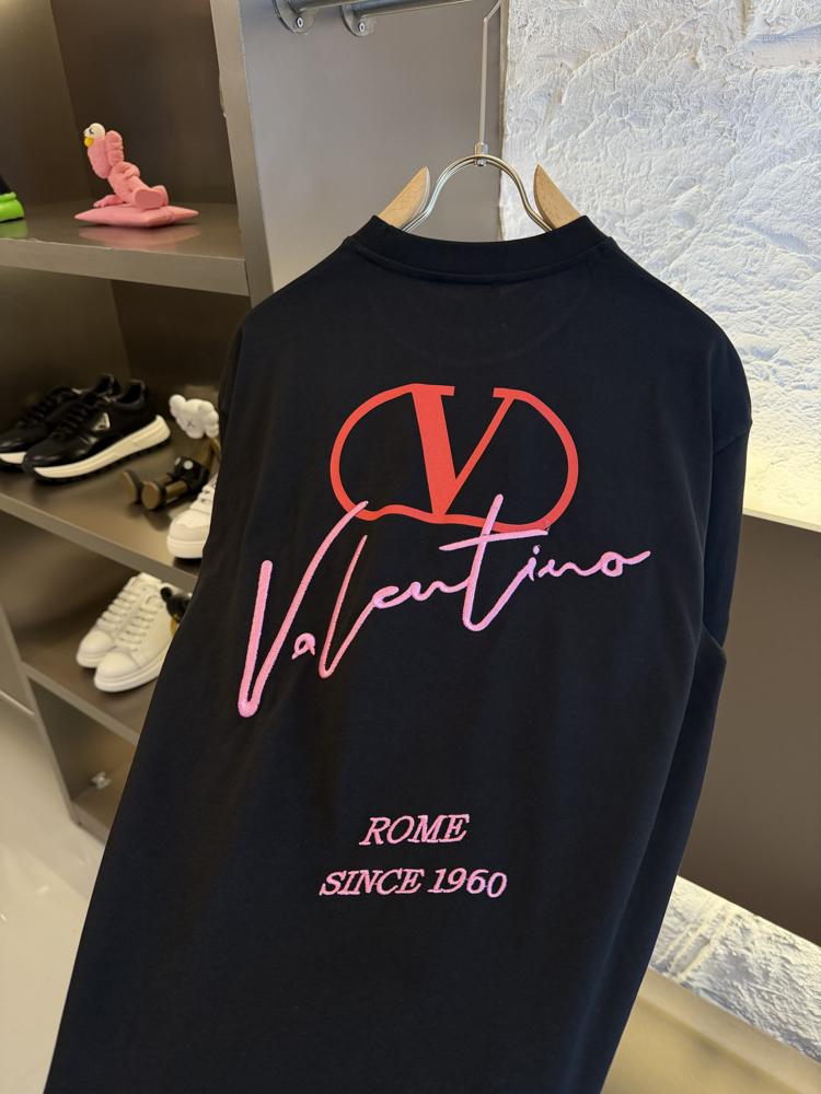 Valentino Garavani Logo Appliquéd %100 Cotton Tshirt