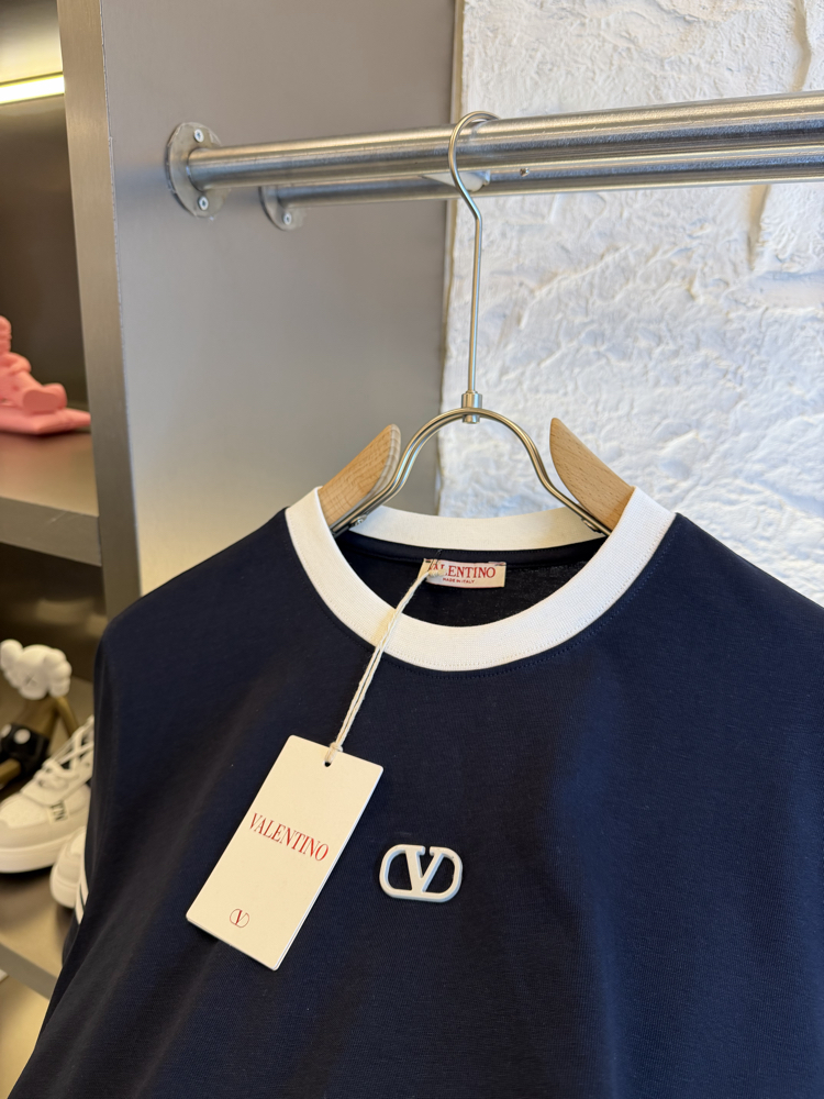 Valentino Garavani Logo Appliquéd %100 Cotton Tshirt