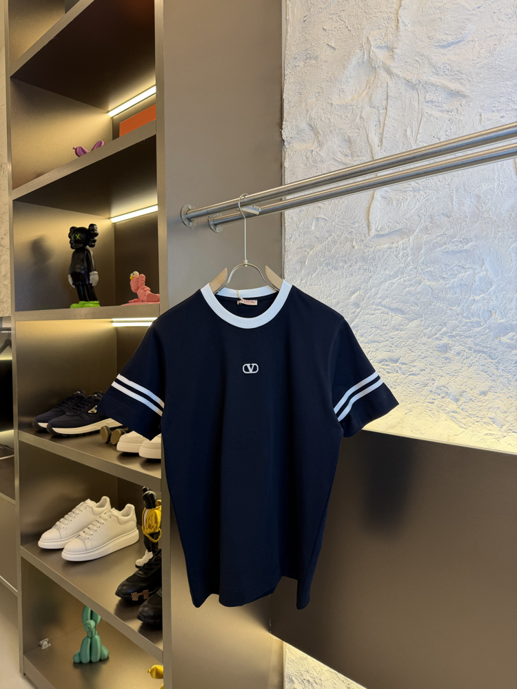 Valentino Garavani Logo Appliquéd %100 Cotton Tshirt