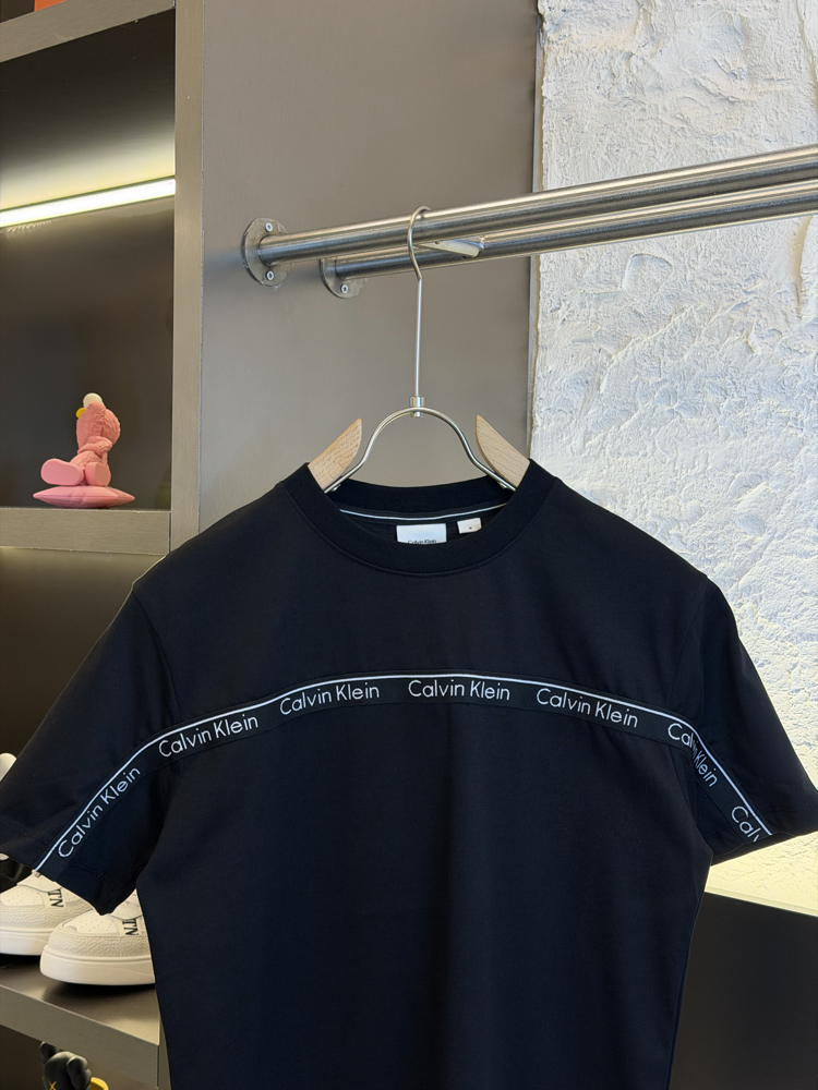 Calvin Klein Logo Appliquéd %100 Cotton Tshirt