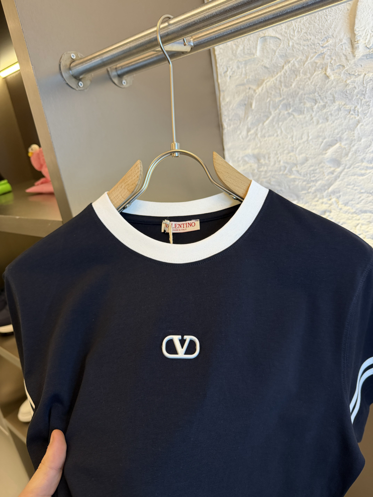 Valentino Garavani Logo Appliquéd %100 Cotton Tshirt