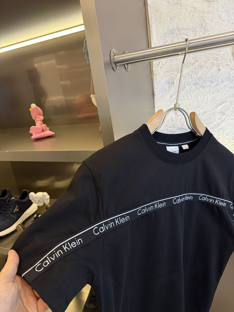 Calvin Klein Logo Appliquéd %100 Cotton Tshirt
