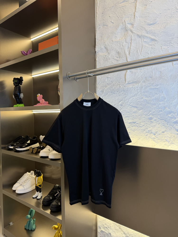 Ami Paris %100 Cotton Logo Appliquéd Tshirt
