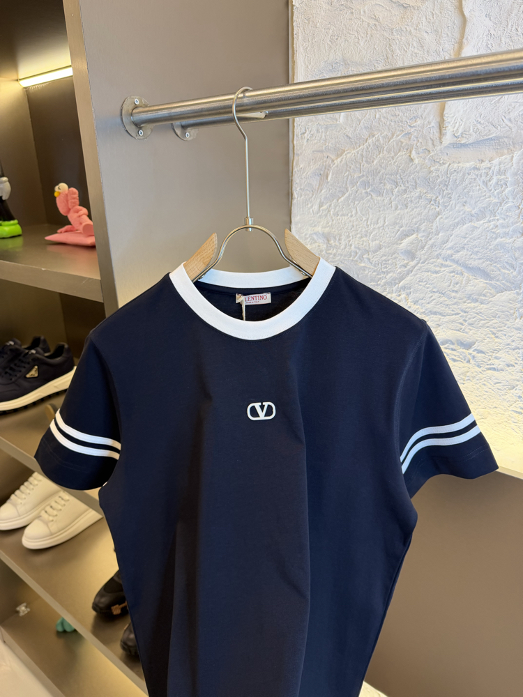 Valentino Garavani Logo Appliquéd %100 Cotton Tshirt