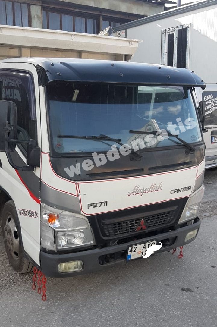 Mitsubishi 711 Öncam Güneşlik